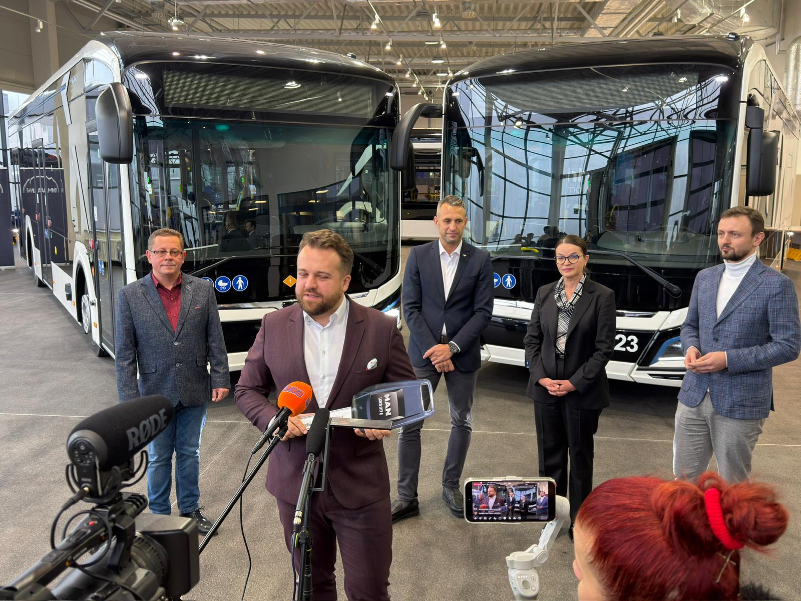 Starachowice odebrały swoje pierwsze autobusy elektryczne marki MAN. To Lion’s City 12 E