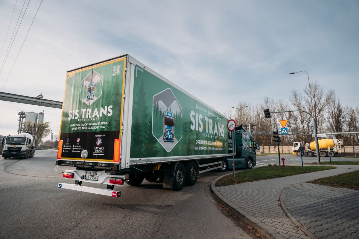 150 naczep furgonowych marki Wieltondołączy do floty SIS Sp. z o.o.