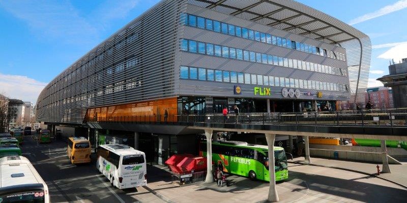 Daimler Buses buduje własne, publiczne stacje ładowania na Centralnym Dworcu Autobusowym w Monachium